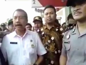 Pemkot Bekasi Setop Terbitkan Surat Tugas Ormas Jaga Parkir Minimarket Pemkot Bekasi Setop Terbitkan Surat Tugas Ormas Jaga Parkir Minimarket