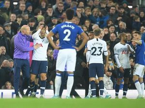 Son Menangis Usai Bikin Gomes Patah Kaki