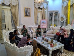 Pengungsi Wamena Asal Ponorogo Geruduk Rumah Dinas Bupati