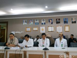 Tahapan Operasi Pemisahan Kembar Siam Ardi-Ardan di RSAB Harapan Kita