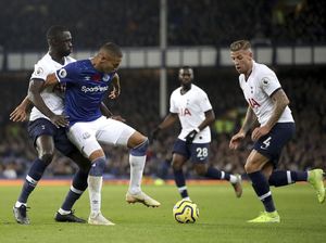 Diwarnai Andre Gomes Patah Kaki, Everton Vs Tottenham Berakhir 1-1