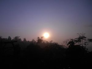 Pagi yang Syahdu di Punthuk Setumbu