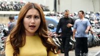 Ayu Ting Ting Kok Bete?