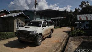 Mobil Pelat Malaysia Wara-wiri di Perbatasan Indonesia