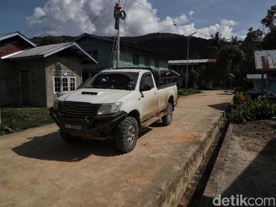 Mobil Pelat Malaysia Wara-wiri di Perbatasan Indonesia
