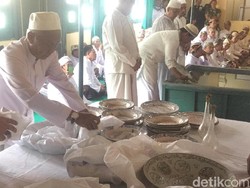 Tradisi Mencuci Piring Pusaka ala Keraton Kasepuhan Cirebon