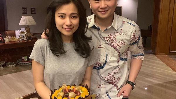 Pesona Risa Santoso, Rektor Termuda di Indonesia Saat Kulineran