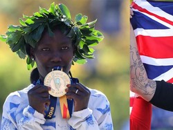 Rutin Makan Bubur Bikin Dua Atlet Ini Jadi Juara