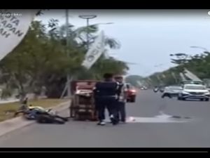 Satpam Usir PKL di Bekasi Ganti Rugi Gerobak yang Ditabraknya Pakai Motor