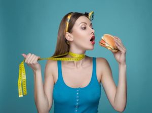 Deretan Bisikan Gaib yang Bikin Kamu Gagal Diet Deretan Bisikan Gaib yang Bikin Kamu Gagal Diet