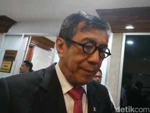 Yasonna Baca Komentar Medsos tentang Dirinya: Bahasanya Kasar, Ampun Deh