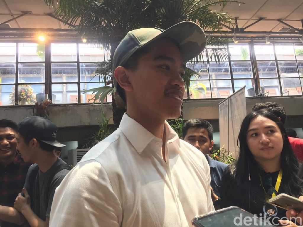Alasan Kaesang Tak Laporkan Penjiplak Logo Sang Pisang Alasan Kaesang Tak Laporkan Penjiplak Logo Sang Pisang