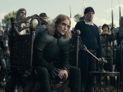 Main di The King, Logat Prancis Robert Pattinson Dipuji