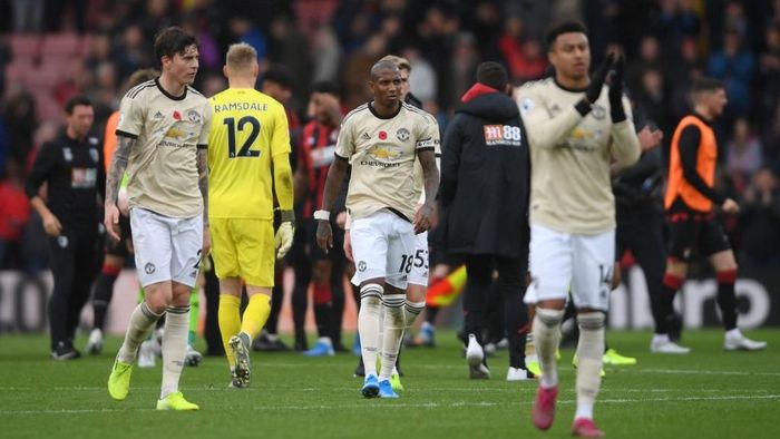 MU melorot ke papan tengah lagi, sementara Liverpool masih terdepan di klasemen Liga Inggris hingga pekan ke-11. (Foto: Mike Hewitt/Getty Images) MU melorot ke papan tengah lagi, sementara Liverpool masih terdepan di klasemen Liga Inggris hingga pekan ke-11. (Foto: Mike Hewitt/Getty Images)
