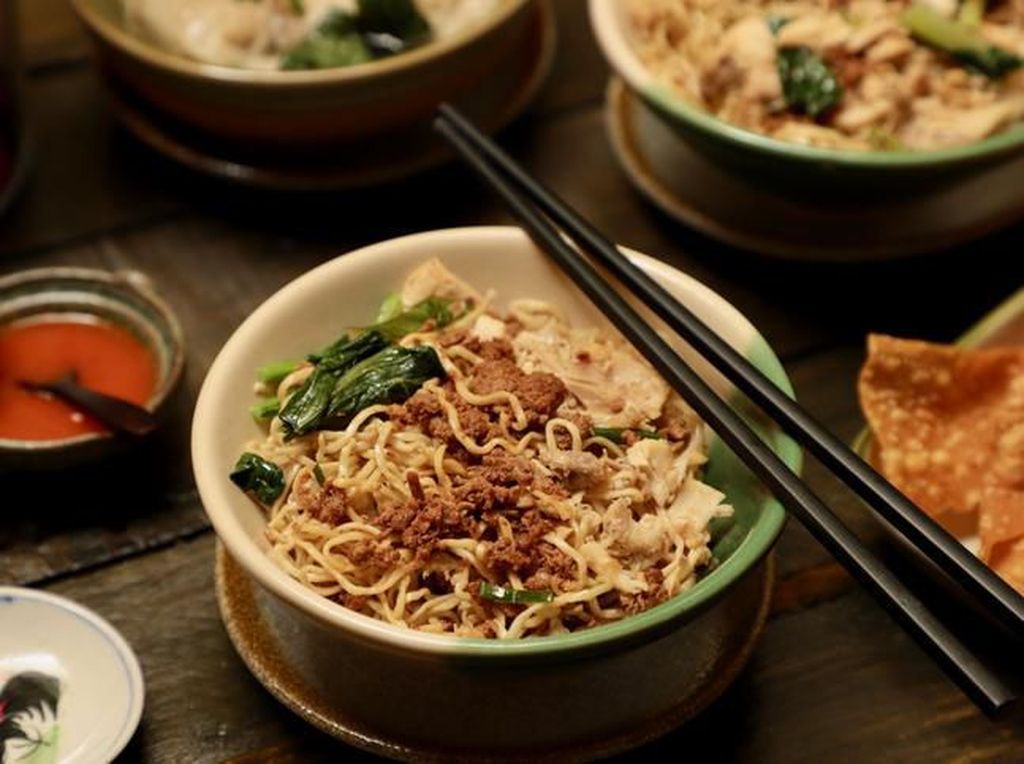 Dari China, Mie Ayam Gerobakan Jadi Santapan Rakyat Dari China, Mie Ayam Gerobakan Jadi Santapan Rakyat