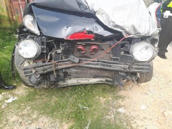 Salah Injak Pedal Gas, Mobil Terbang Tabrak Pejalan Kaki