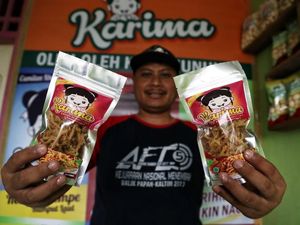 Cerita Sukses dari Perbatasan, Merantau dan Jadi Juragan Camilan