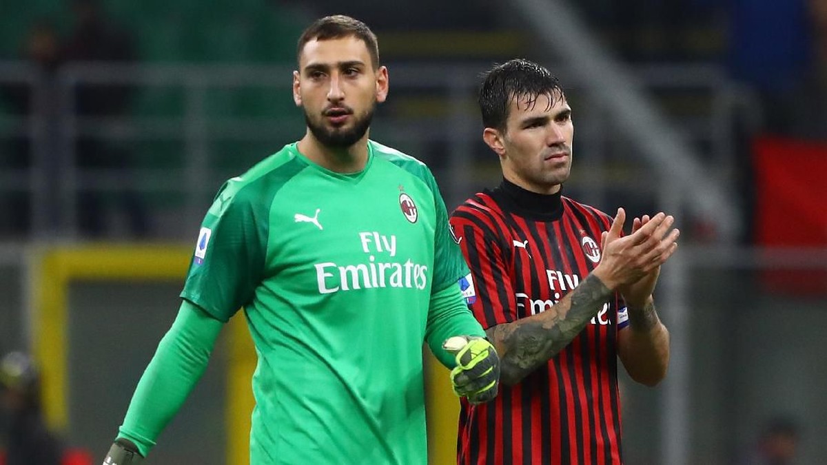 AC Milan dikalahkan Lazio 1-2 dalam lanjutan Liga Italia (Foto: Marco Luzzani/Getty Images)