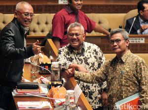 Komisi II Bersama KPU Hingga Bawaslu Rapat Soal PKPU