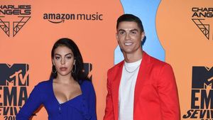 Foto: Cristiano Ronaldo dan Pacar Pamer Mesra di MTV EMAs 2019