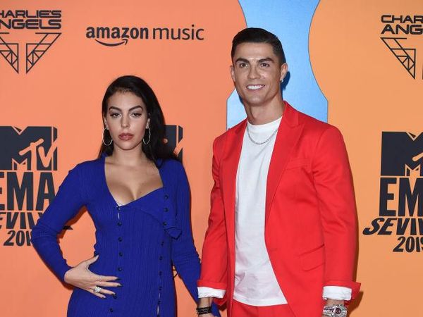 Foto: Cristiano Ronaldo dan Pacar Pamer Mesra di MTV EMAs 2019