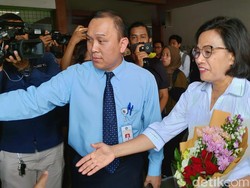 Pagi-pagi, Sri Mulyani Mengajar di Sekolah Dasar Kenari