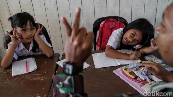Semangat Anak-anak di Perbatasan Indonesia Dalam Meraih Cita-cita