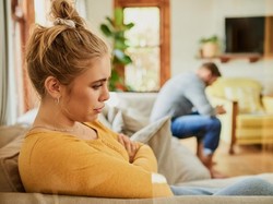 Ramalan Zodiak Asmara Jumat 8 Maret 2024, Aquarius Harus Saling Menghargai