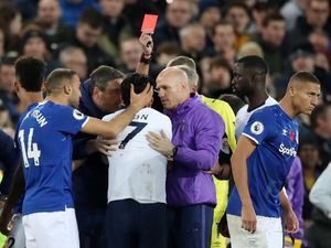 Tottenham Banding Kartu Merah Son Heung-min