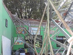 Suasana Mencekam Sesaat Gedung SDN Gentong Ambruk