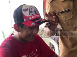 Isak Tangis Perpisahan Pria yang Dipasung 9 Tahun di Makassar