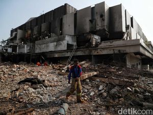 Polisi Cek Dugaan Gedung Hailai Sengaja Dibakar