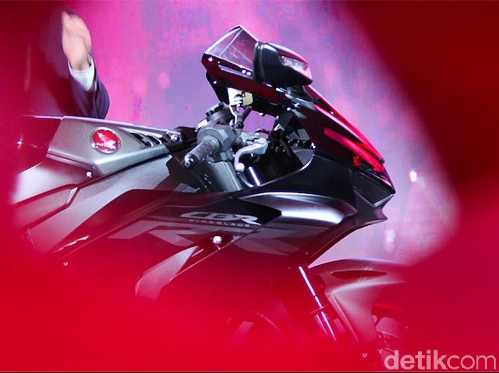 Honda CBR1000RR-R SP Siap Digeber di Balapan Superbike Honda CBR1000RR-R SP Siap Digeber di Balapan Superbike