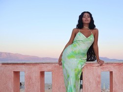 Selebgram Seksi Ini Malu Pamer Kaki, Diejek Mirip Hobbit Hingga Dakian