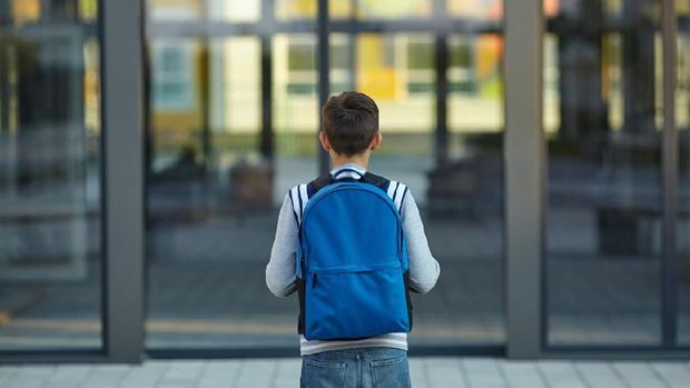 Ilustrasi anak pergi ke sekolah