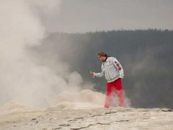 Awalnya Iseng, Pria Ini Jatuh ke Kawah Asam hingga Tubuhnya Larut