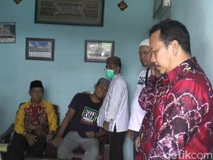 Kenangan Orang Tua Korban Tewas Ambruknya SDN Gentong Pasuruan Kenangan Orang Tua Korban Tewas Ambruknya SDN Gentong Pasuruan