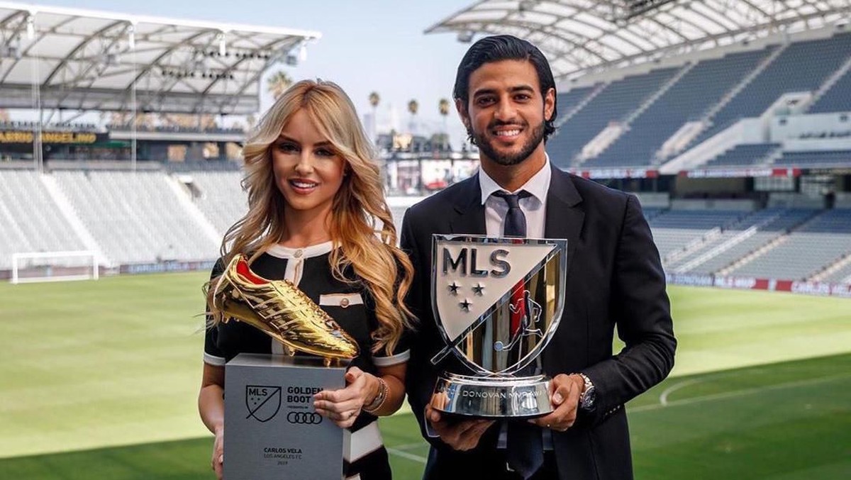 Carlos Vela jadi Pemain Terbaik MLS mengalahkan Zlatan Ibrahimovic (instagram @carlosv11)