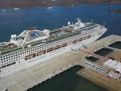 Kapal Cruise Sandar di Gili Mas, Turis Australia Kagum dengan Lombok