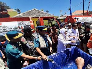 Kekeringan Landa Sapudi, Gubernur Khofifah Salurkan Air Bersih Kekeringan Landa Sapudi, Gubernur Khofifah Salurkan Air Bersih