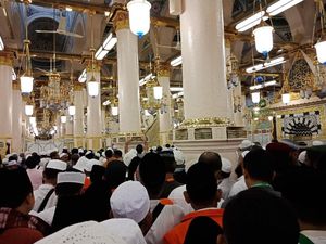Hari Pertama di Madinah, Marbut-Majelis Taklim DKI Ziarah ke Makam Rasul