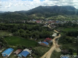 Cerita Heroik di Balik Nyala Terang Listrik di Pedalaman Kalimantan