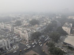 Polusi Udara Terparah, New Delhi Terapkan Aturan Kendaraan Ganjil Genap