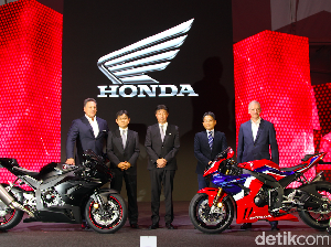 Honda Ngebet Kenalkan Moge Baru di Indonesia Honda Ngebet Kenalkan Moge Baru di Indonesia
