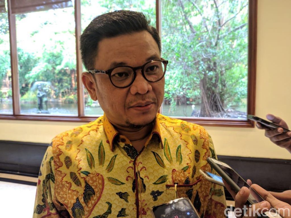 Golkar Tak Merasa Tersaingi Prabowo yang Mesra dan Puji Jokowi