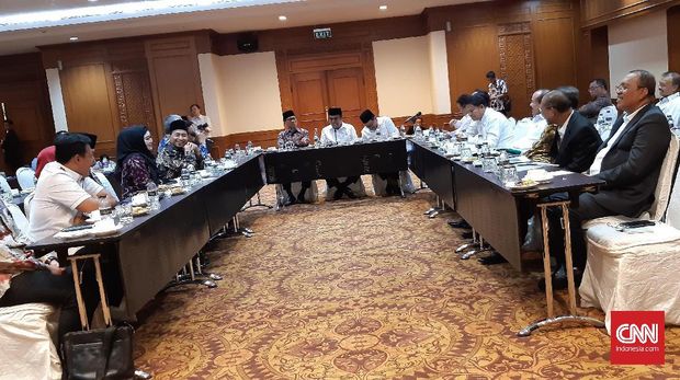 Pertemuan Menag Fachrul Razi dengan Komisi VIII DPR RI di Hotel Sultan, hari ini.