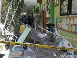 Kisah Murid SDN Gentong yang Selamat Berlindung di Bawah Bangku