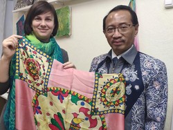 Cerita Wanita Rusia yang Mendirikan Sekolah Batik di Moskow