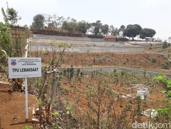 1 Tahun Warga Cimahi Ini Perjuangkan Tanahnya yang Diserobot Proyek Pemakaman