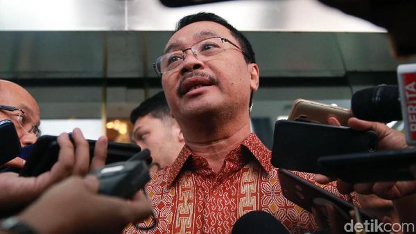 Eks Dirut Petral Diperiksa 4 Jam di KPK